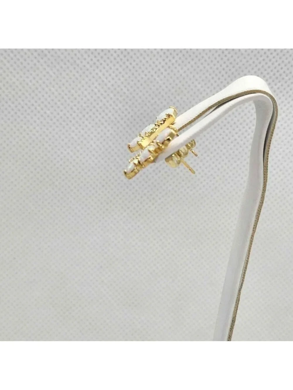 Brand NEW   Brazilian 18k Gold Filled White Fire Opal  Earrings